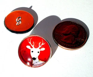 Christmas Reindeer on Red 1 Glass Dome Button 3/4" handcrafted sew or pin on - Picture 1 of 1