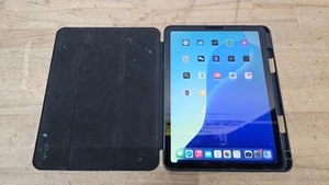 Apple iPad Air (5th Generation) 64 GB, Wi-Fi -Space Gray MM9E3LL/A W/ Folio USED - Afbeelding 1 van 15