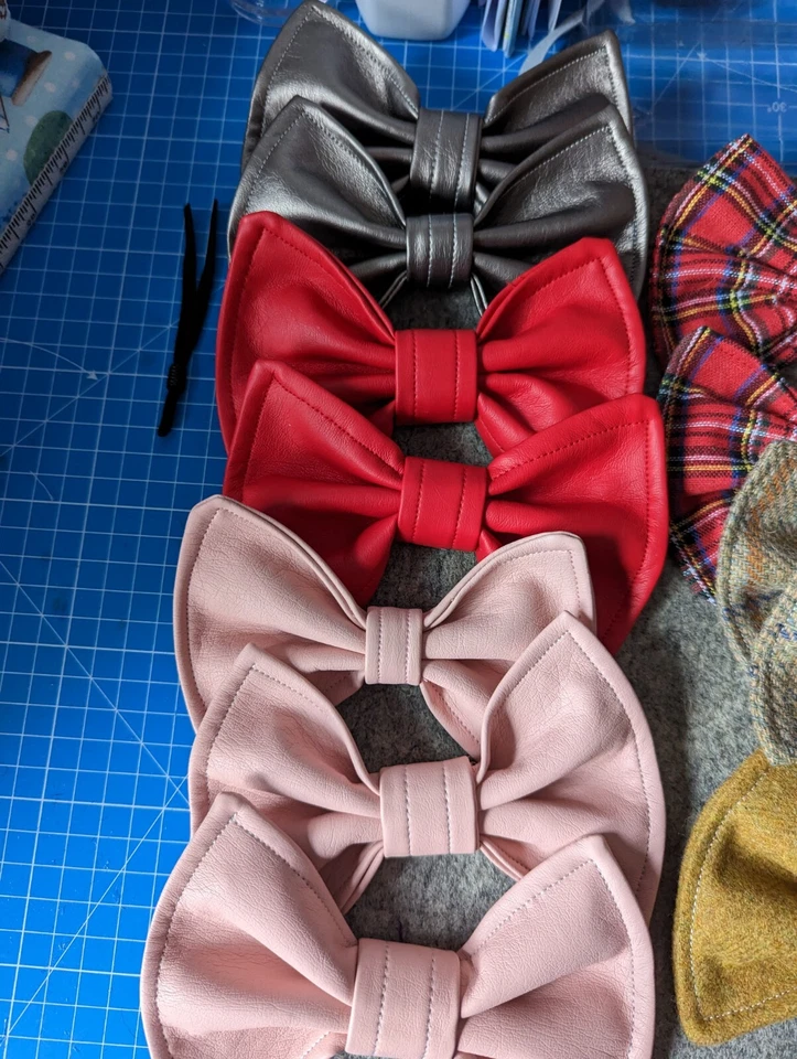 Dog Bow Tie Leather - Image 1 of 1