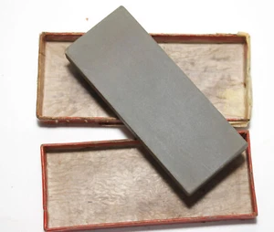 Vintage CARBORUNDUM Co. 101A Razor Hone Sharpening Stone w/ Original Box USA - Picture 1 of 9