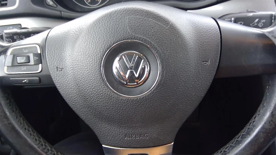 Used Steering Wheel Air Bag fits: 2015 Volkswagen Passat front driver wheel Grad - Image 1 of 4