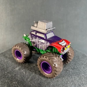 Hot Wheels Monster Jam DC Comics Joker 1:64 Diecast Metal Vehicle - Picture 1 of 13