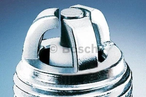 NEW OEM GENUINE SPARK PLUG Bosch Standard Super WR6DTC 0242240546 - Picture 1 of 1