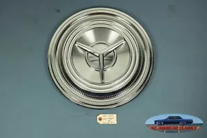 Nuevo de lote antiguo 1959 cubiertas de rueda opcionales, par, #577039, tapacubos giratorios de 3 barras - Imagen 1 de 12