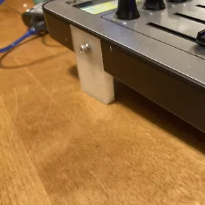 REPLACEMENT STAND / Feet / Legs And Screws For M-Audio Trigger Finger Pro - Picture 1 of 4