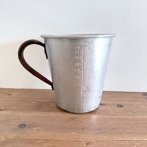 Vintage Aluminium 2 Pint 40 Ozs Measuring Jug Rusty Handle Lightweight Scooper - Picture 1 of 24