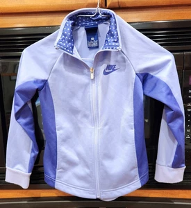 MÄDCHEN GR. 6 MED ~ NIKE DURCHGEHENDER REISSVERSCHLUSS ~ TRAINING ~ JOGGEN ~ SPORTLICH ~ JACKE/SHIRT ~ LILA WARM UP - Bild 1 von 7