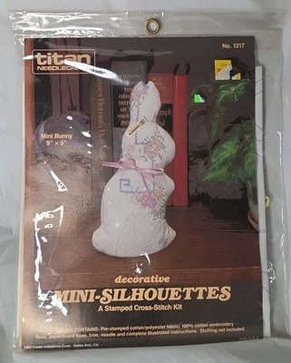 De colección Mini Conejito 9"x 5” Titan Needlecraft Kit Mini Siluetas Sello Punto de Cruz Foto 1 de 4