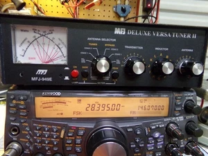 MFJ-949E 300W 1.8-30 MHz Antenna Tuner, PEAK Reading Meter, & Dummy Load - Picture 1 of 16