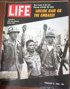LIFE Magazine Feb 9 1968 - Tet Offensive Embassy Raid Vietnam War Cover - Bild 1 von 23