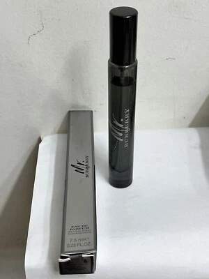 Mr. Burberry Hombres Perfume Roller Ball Spray 0.25 fl. oz. / 7,5 ml Foto 1 de 4
