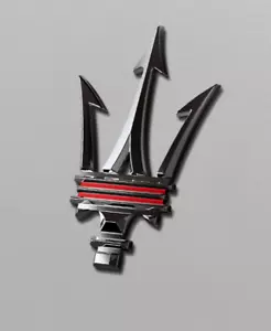 Emblema de Trofeo Cromado y Rojo Panel Maserati - Nuevo Estilo - Imagen 1 de 1