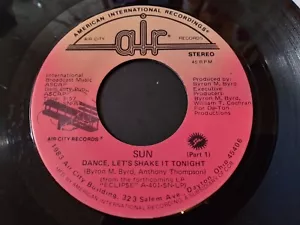 Sun – Dance, Let's Shake It Tonight VG- Original 45RPM AIR Record 1983 RARE FUNK - Foto 1 di 2