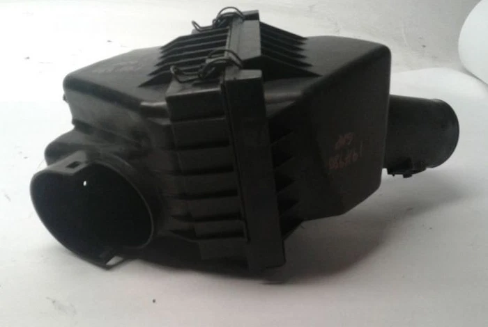 Очиститель коробки воздухозаборника 2010-2012 Ford Fusion 3,0 л - Изображение 1 из 3