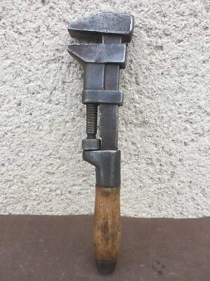 Ancienne clé à molette marteau / W et B / USA / Outils anciens / Collection - Photo 1/4