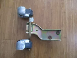 NOS OEM 1987-1988 Ford E250 E350 Exhaust Hanger Bracket E7UZ-5260-A - Bild 1 von 4