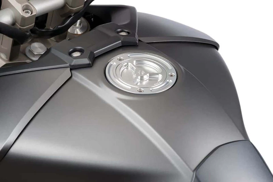 PUIG TAPPO SERBATOIO BENZINA KAWASAKI GTR1400 2011 SILVER - OFFERTA - Immagine 1 di 1