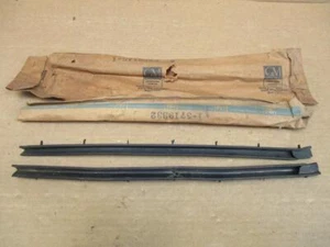 65-68 Impala NOS Quarter Window Vertical Weatherstrip Pair GM 5719332/333 Rare - Picture 1 of 8