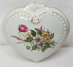 Vintage Porcelain Heart Shaped Trinket Box Dogwood Flowers Roses Lidded Japan