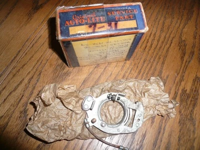 1935 - 39 DODGE PLYMOUTH DESOTO AUTOLITE DISTRIBUTOR BREAKER PLATE #1G5-10125 - Image 1 of 3