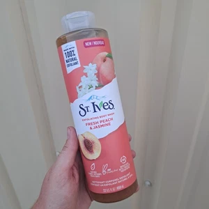 St. Ives Fresh Peach & Jasmine Exfoliating Body Wash 22 oz Full Size - Picture 1 of 5