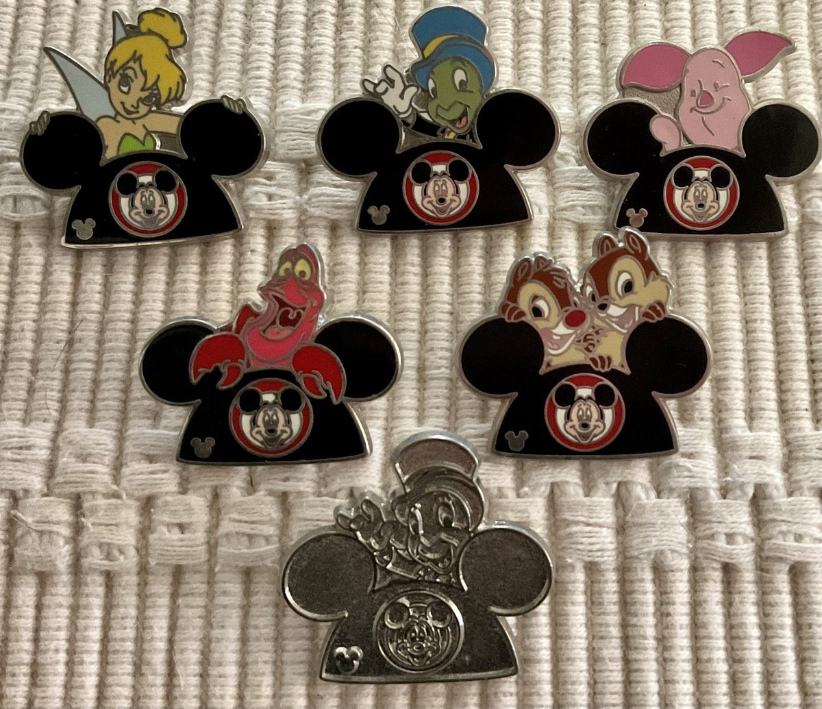 disney pin collection ディズニー　ピンコレクション Mickey Pin Collection 4 Pin Set | BuyDisneyPins