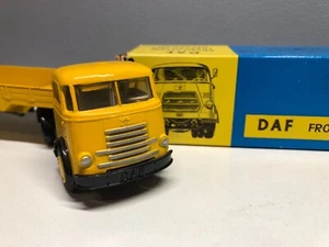 Rara auto giocattolo gialla con finestrini Lion Daf Frontstuur quasi come nuova 1:50 - Foto 1 di 8