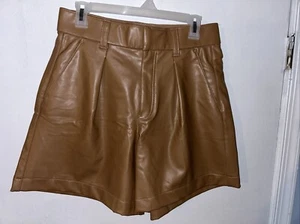 ABERCROMBIE & FITCH VEGAN LEATHER PLEATED HIGH WAIST SHORTS SIZE M. NEW - Picture 1 of 9