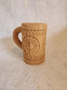 Ostdeutscher Holz geschnitzter kleiner Biersteinbecher - Bild 1 von 3