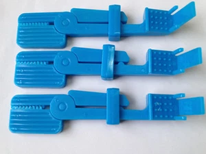 NUOVI PORTACLIP UNIVERSALE A SCATTO IN PLASTICA DENTALE 3 PZ PER SET - Foto 1 di 5