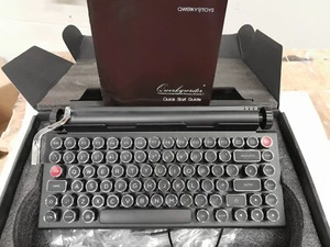 Qwerty Toys - QWERKYWRITER - wireless retro typewriter keyboard - Bild 1 von 6