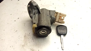 Piezas de Repuesto Utiliza, Bloqueo de Volante TOYOTA Yaris, Año: 2005 - Imagen 1 de 2