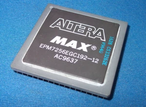 EPM7256EGC192-12 Altera MAX EPM7256EGC PGA ORO COLECCIONABLE ¡NUEVAS BANDEJAS ORIGINALES! - Imagen 1 de 3