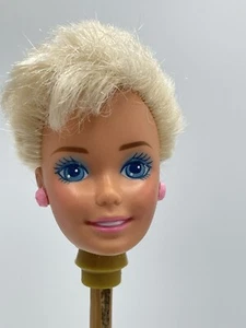 Muñeca Barbie SOLO CABEZA Rubia con Pendientes ÚNICA Proyectos - Imagen 1 de 10