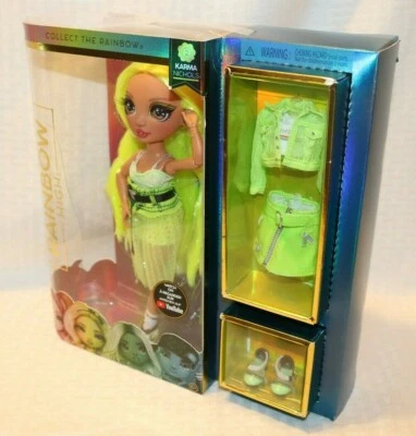 Rainbow High Karma Nichols - Muñeca de Moda Verde Neón, 2 Trajes, Nueva Caja Dañada Foto 1 de 4