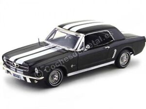 1964 Ford Mustang 1-2 Coupe Negro/Blanco 1:18 Motor Max 73164