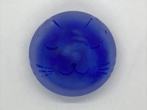 Janette Kennedy Cobalt Blue Frosted Glass Happy Cat Paperweight Signed JK - Picture 1 of 9