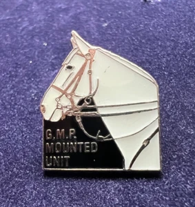G.M.P. MOUNTED UNIT (GREATER MANCHESTER POLICE) WHITE HORSE PIN BADGE - Picture 1 of 3