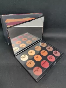 MAC Art Library Eyeshadow Palette Shade: FLAME-BOYANT - Picture 1 of 9