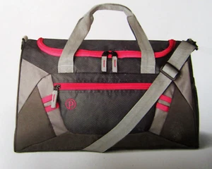 NEW PROTEGE 18" *TRAVEL DUFFEL*~2 POCKETS~ADJUST STRAP~CARRY-ON/GYM BAG~NAVY+RED - Picture 1 of 7