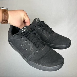 Oakley | Black Sneakers Stylish and Versatile Skater Mens 11 - Imagen 1 de 7