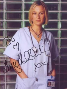 Luisa Bradshaw-White - Actress - Signed Photo - COA (17789) - Picture 1 of 1
