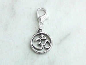 Charms Anhänger OM Zeichen *Charm Symbole Glüksbringer für Bettelarmband Kette - Bild 1 von 1