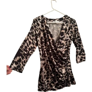 Larry Levine Slimming Animal Print Blouse Womens Small Multicolor Surplice Top - Picture 1 of 17