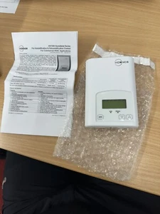 Viconics VH7200 A1000 Humidity Controller - Picture 1 of 5