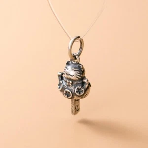 Precioso colgante colgante de plata de ley 925 Lucky Maneki Neko Fortune A2423 - Imagen 1 de 5