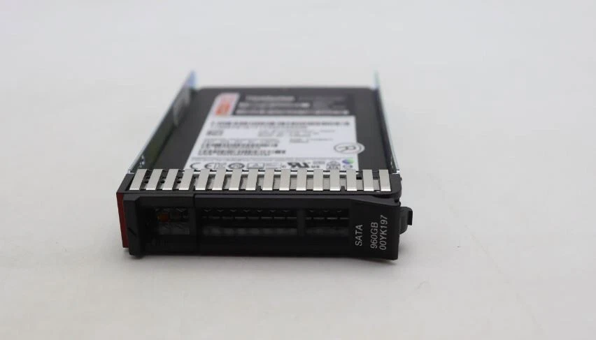 00YK197 Lenovo 7N47A00113 960GB SATA 6Gbps Hot Swap 2.5" Internal SSD with Tray - Image 1 of 1