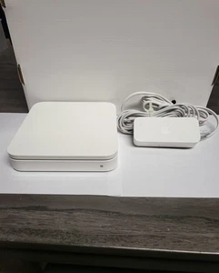 Apple AirPort Extreme 54Mbps 3-Port 1000Mbps Wireless N Router (MC340LL/A) - Picture 1 of 4