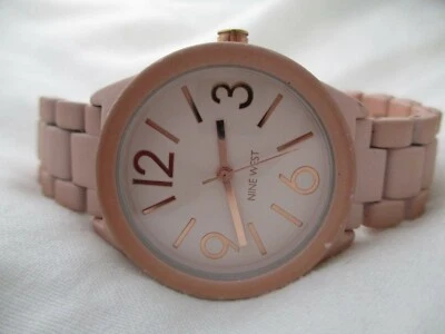 Reloj Nine West Rosa Informal Tono Oro Rosa Moderno Elegante ¡FUNCIONA! Foto 1 de 4
