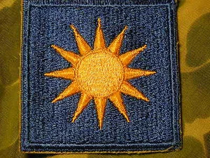 U.S. Army 40th Division 'Ball of Fire' shoulder color patch with cut khaki edge - Picture 1 of 2